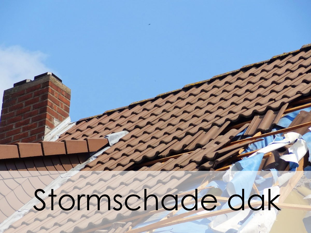 dak met flinke stormschade