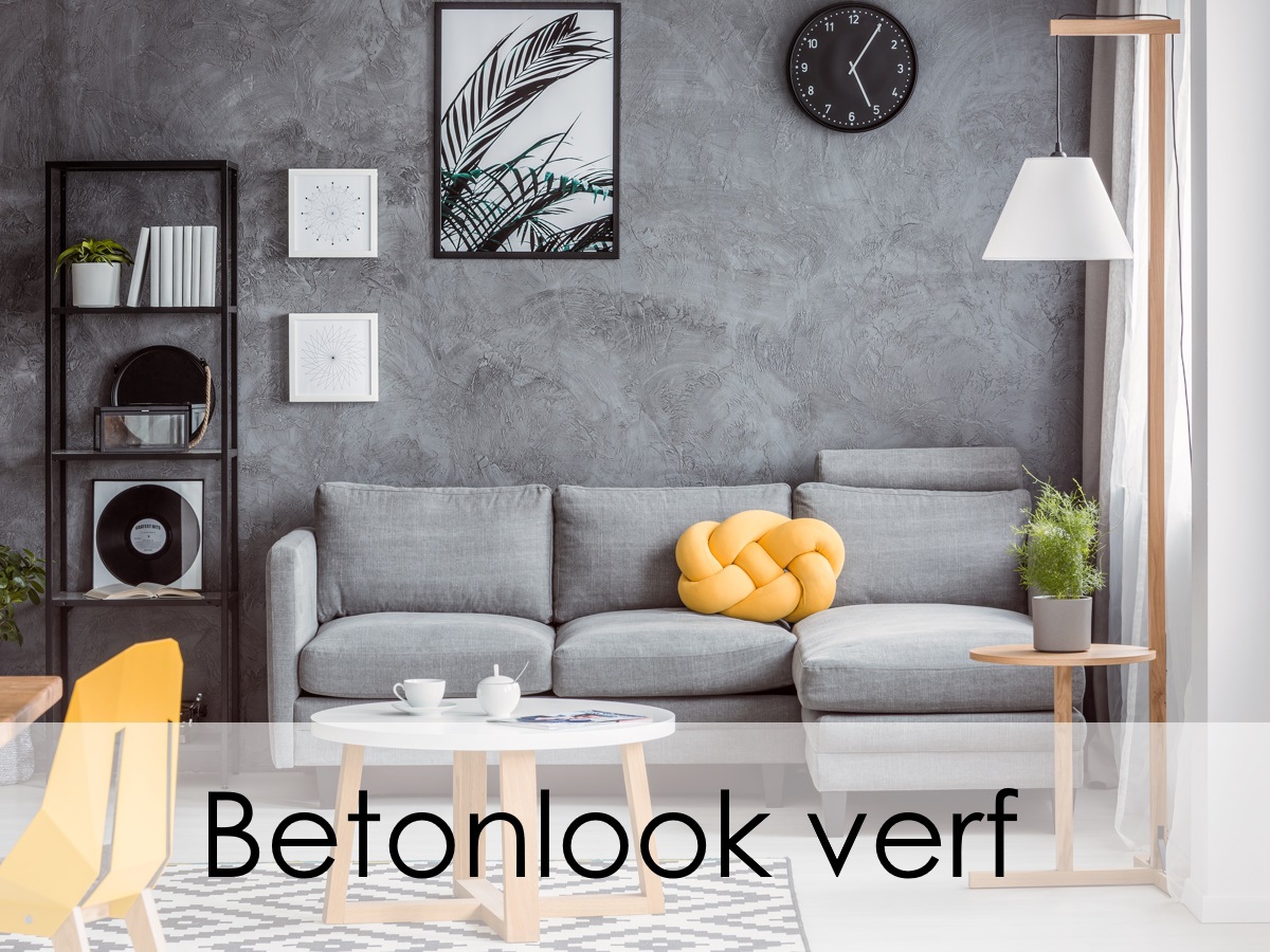 betonlook muur in woonkamer