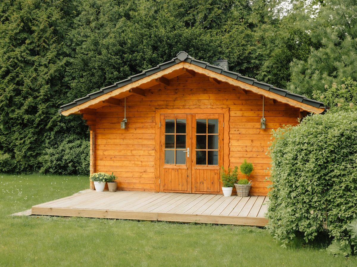 tuinhuis met dakbedekking