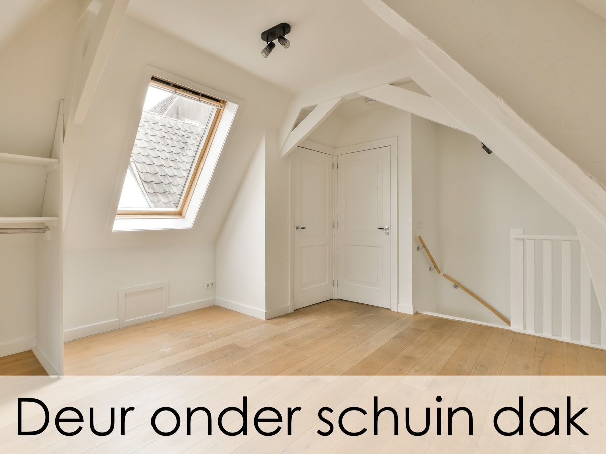 deur onder schuin dak