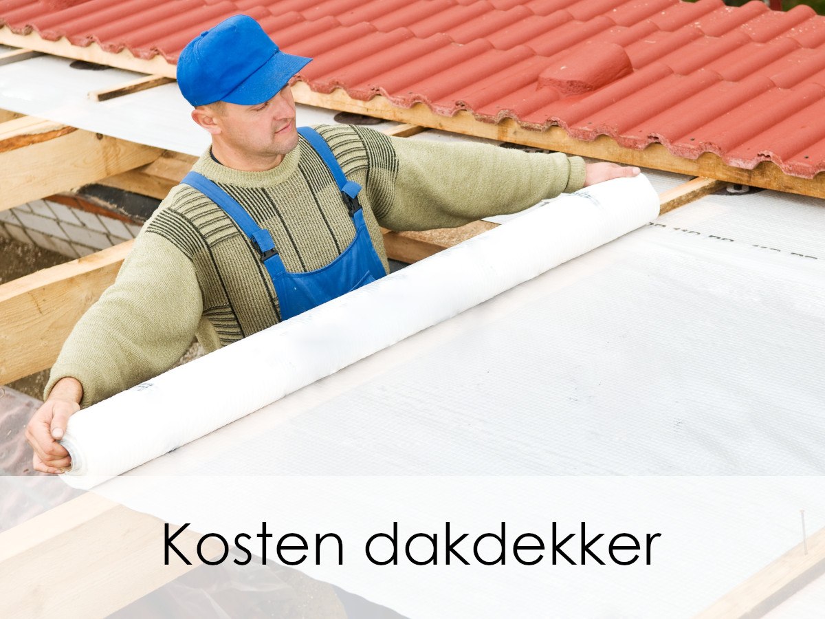 dakdekker bezig aan dak