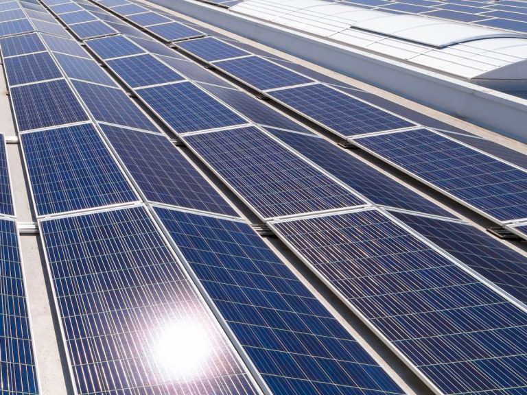 Oost west opstelling zonnepanelen Voordelen en Nadelen 2023