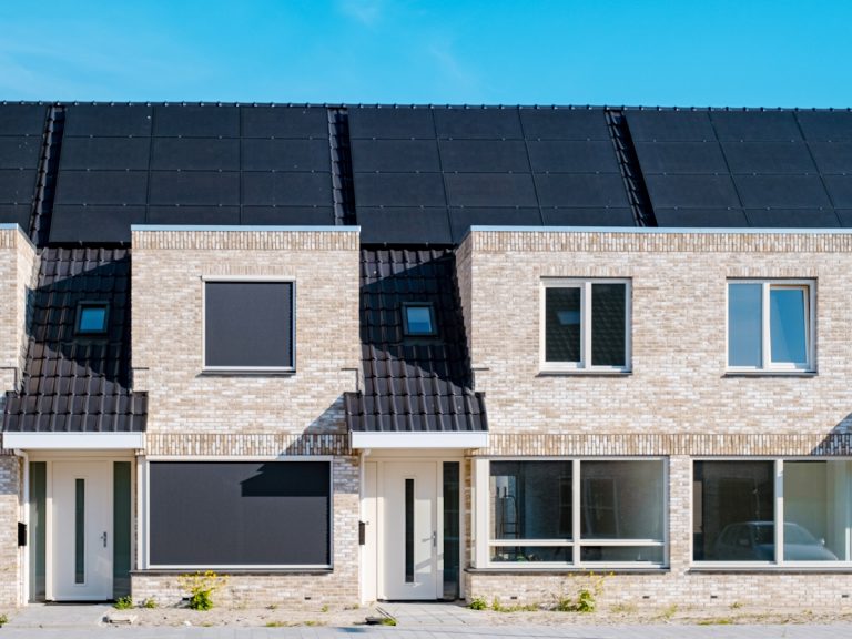 Wat doet een optimizer bij zonnepanelen Voordelen en werking Wat doet een optimizer bij zonnepanelen Voordelen en werking