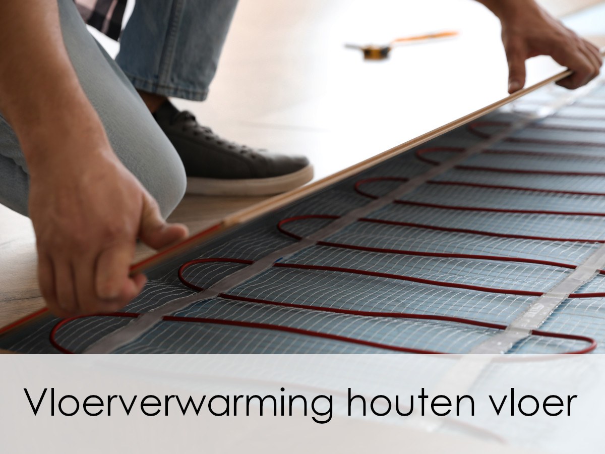 vloerverwarming wordt gelegd onder houten vloer